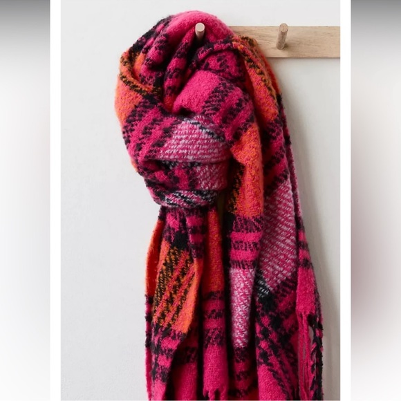 FREE PEOPLE HOMECOMING PLAID BLANKET SCARF - Picture 3 of 12